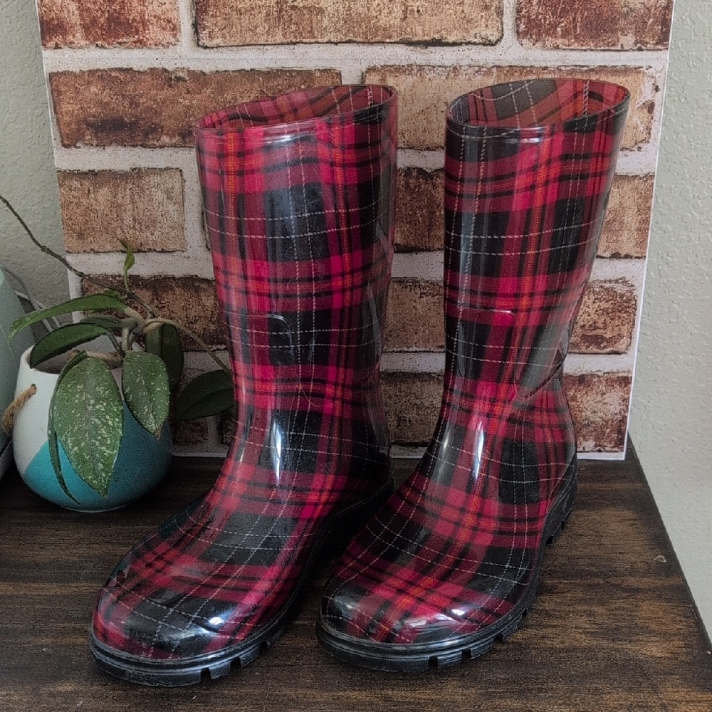 Red and Black Plaid Rain Boots - Sz 41 (10)